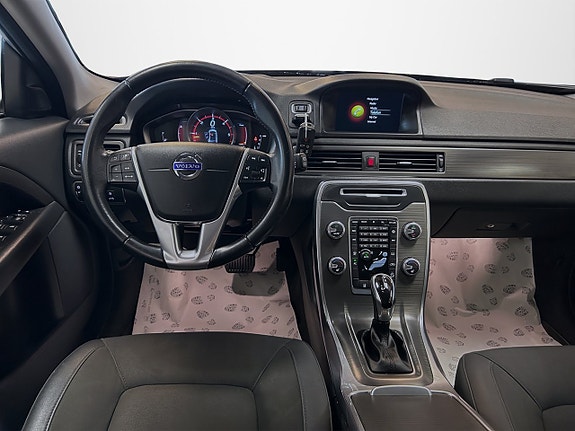 Volvo XC70 10 of 27