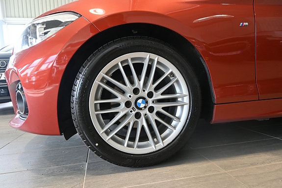 BMW 118i 6 of 20