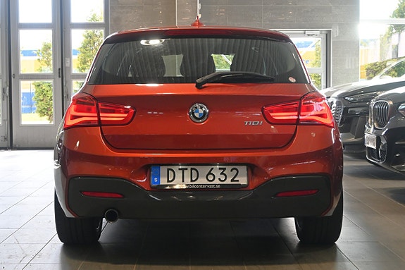 BMW 118i 4 of 5