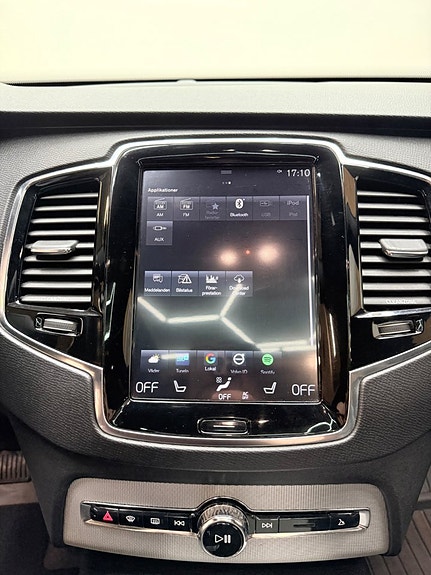 Volvo XC90 13 of 15