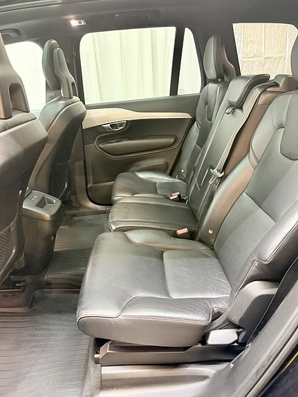 Volvo XC90 6 of 15