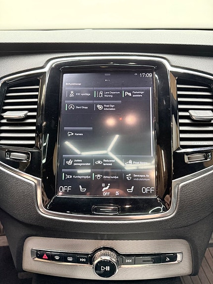Volvo XC90 12 of 15