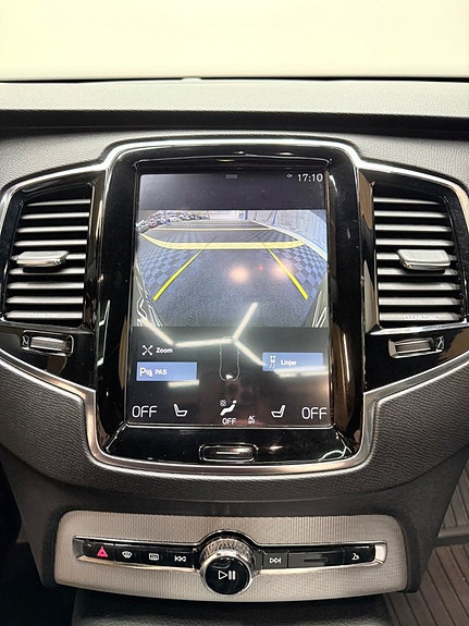 Volvo XC90 14 of 15