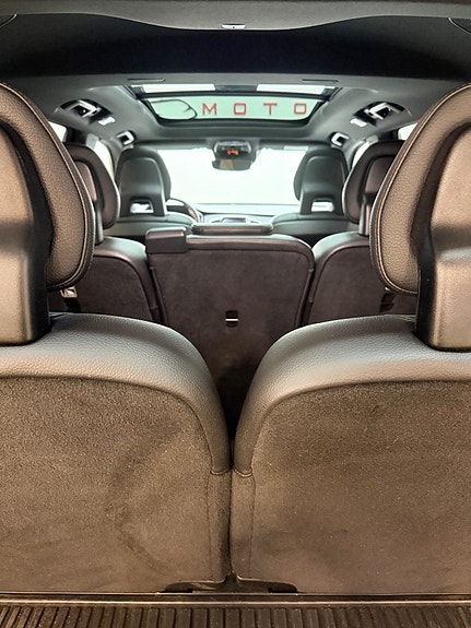 Volvo XC90 8 of 15