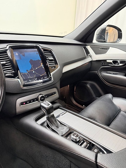 Volvo XC90 15 of 15