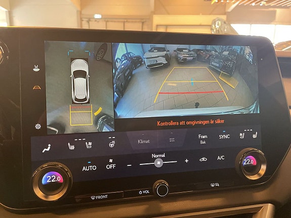 Lexus RX500h 12 of 12