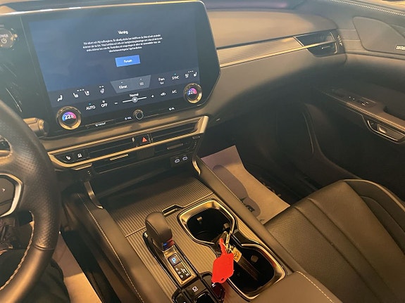 Lexus RX500h 11 of 12