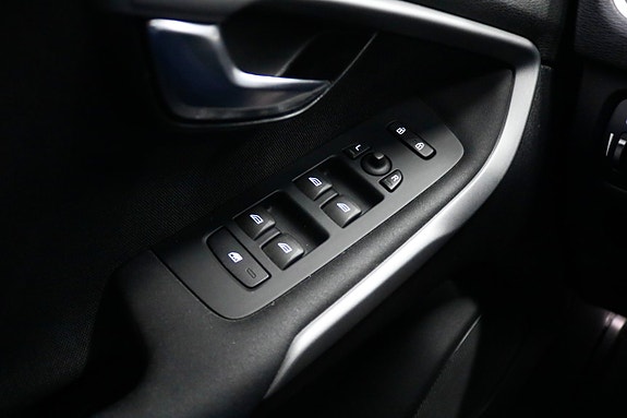 Volvo V40 17 of 17