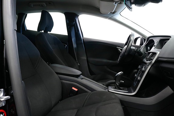 Volvo V40 8 of 17