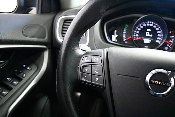Volvo V40 13 of 17
