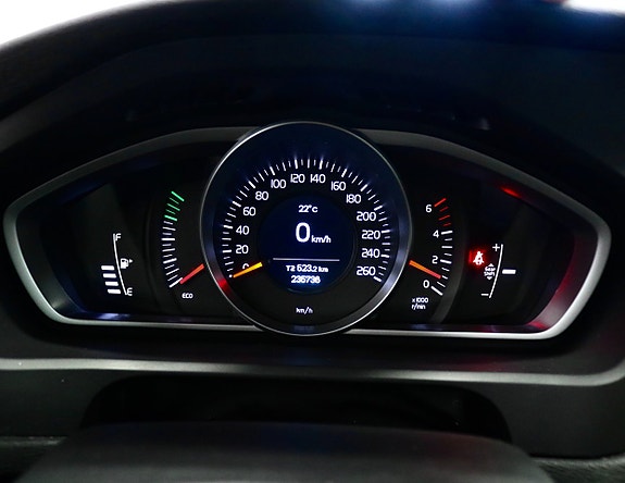 Volvo V40 12 of 17
