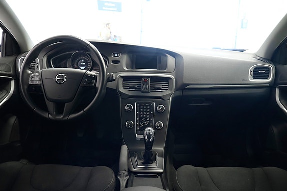 Volvo V40 10 of 17