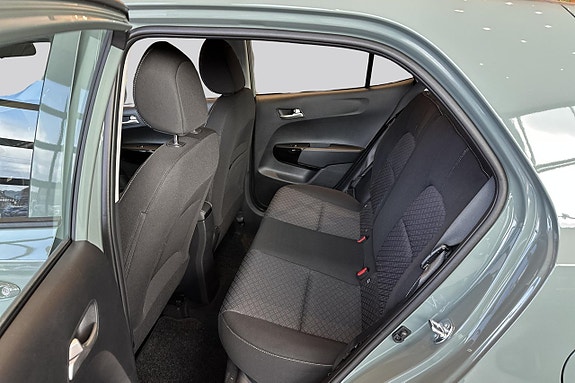 Kia Picanto 12 of 22
