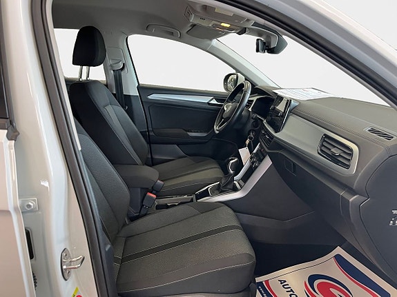 Volkswagen T-Roc 9 of 18