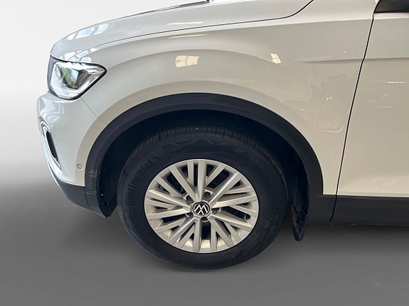 Volkswagen T-Roc 17 of 18