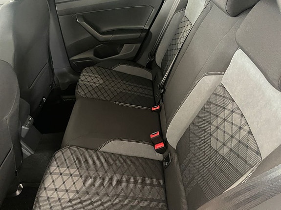 Volkswagen Taigo 14 of 16