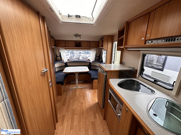 Adria CLASSICA 563 UK | ALDE | VÅNINGSSÄNG 14 of 19