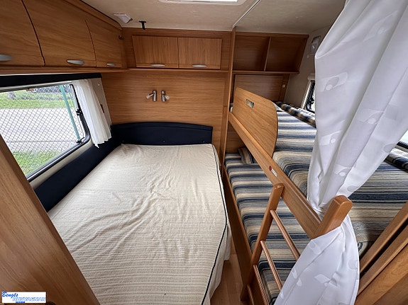 Adria CLASSICA 563 UK | ALDE | VÅNINGSSÄNG 10 of 19