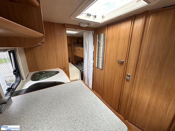 Adria CLASSICA 563 UK | ALDE | VÅNINGSSÄNG 9 of 19
