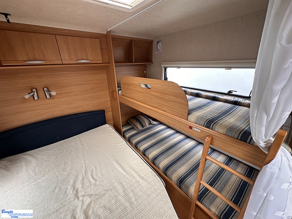 Adria CLASSICA 563 UK | ALDE | VÅNINGSSÄNG 11 of 19