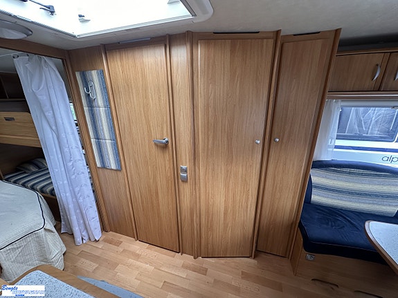 Adria CLASSICA 563 UK | ALDE | VÅNINGSSÄNG 7 of 19