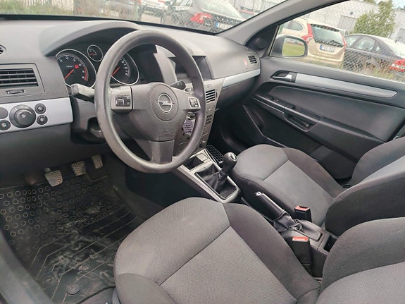 Opel Astra 9 of 24
