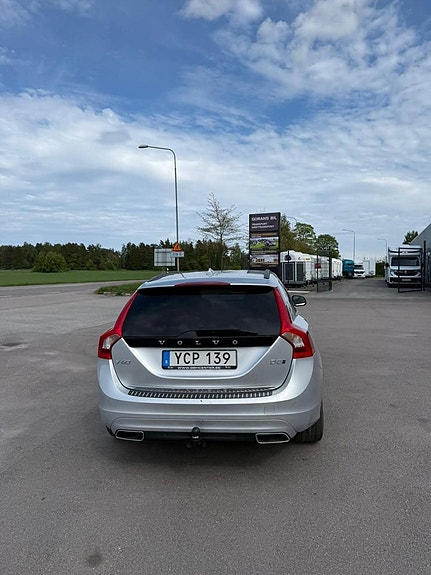 Volvo V60 3 of 5
