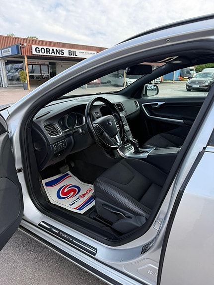Volvo V60 7 of 9