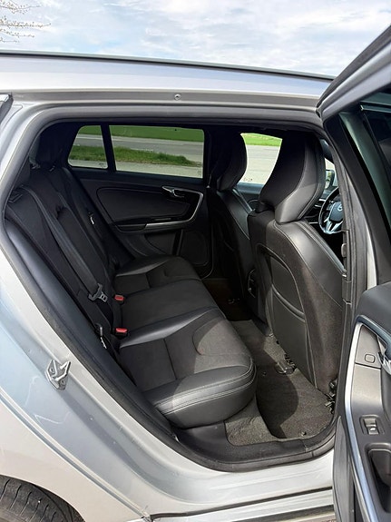 Volvo V60 6 of 9