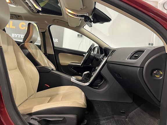 Volvo V60 21 of 27