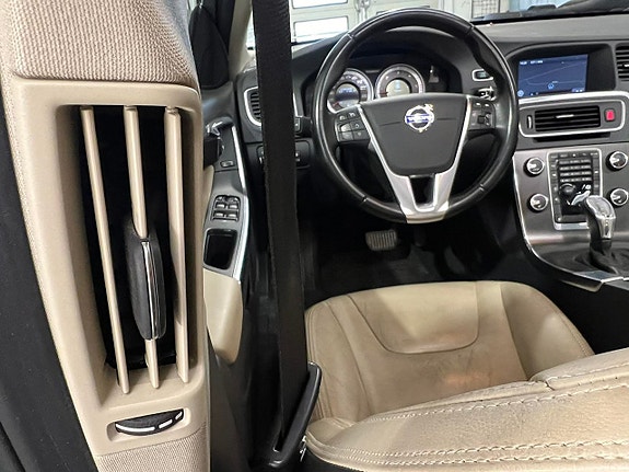 Volvo V60 24 of 27