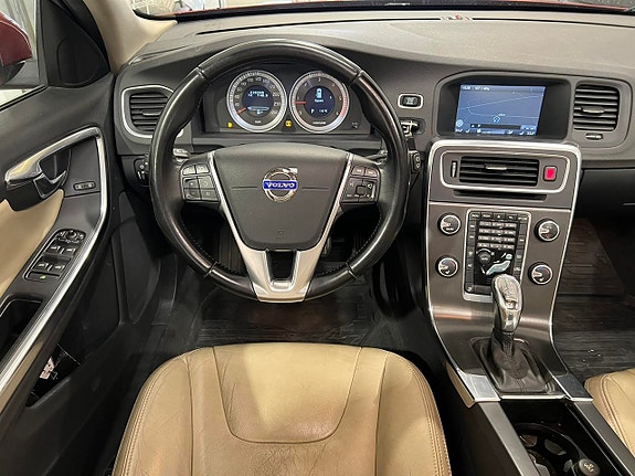 Volvo V60 10 of 27