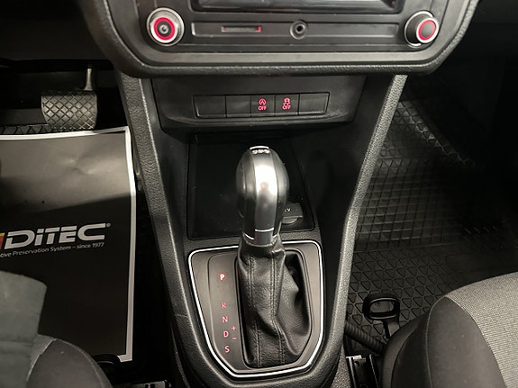 Volkswagen Caddy 23 of 24