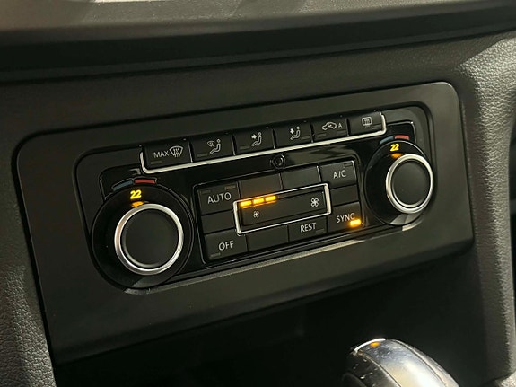 Volkswagen Amarok 13 of 16