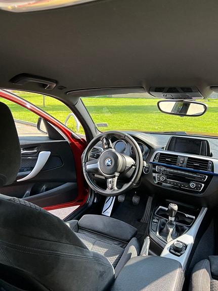BMW 118d 4 of 5