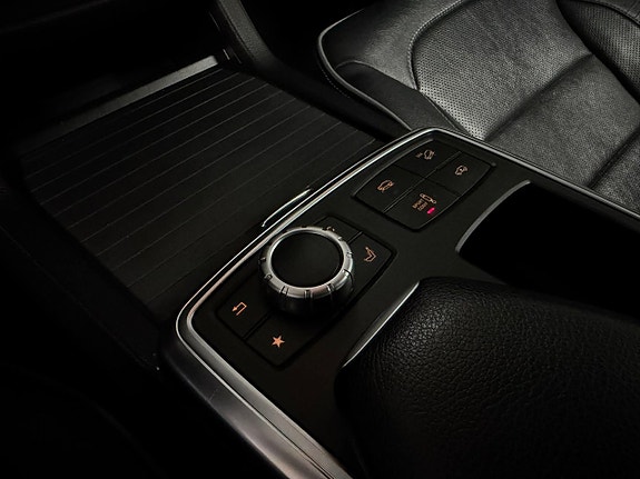 Mercedes-Benz GL350 20 of 24