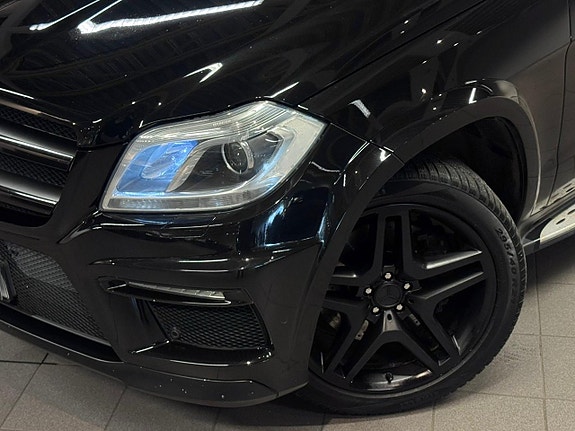 Mercedes-Benz GL350 10 of 23
