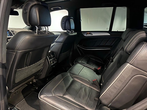 Mercedes-Benz GL350 22 of 23