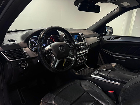 Mercedes-Benz GL350 12 of 23