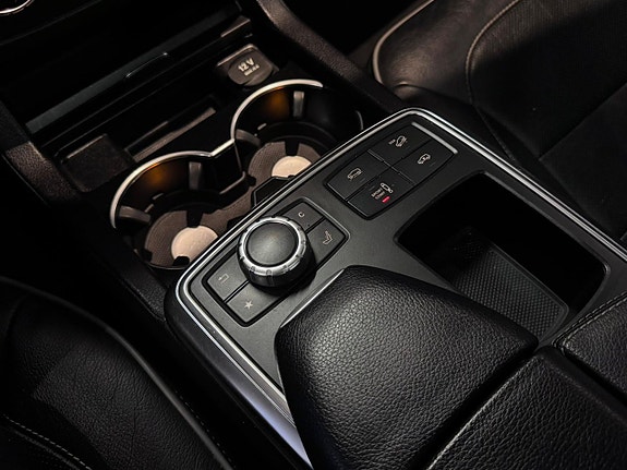 Mercedes-Benz GL350 17 of 23
