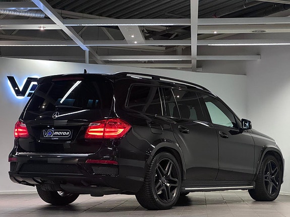 Mercedes-Benz GL350 5 of 5