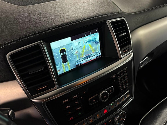 Mercedes-Benz GL350 18 of 24