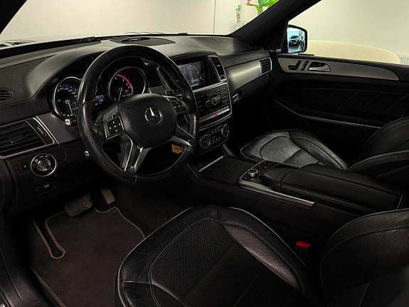 Mercedes-Benz GL350 15 of 24