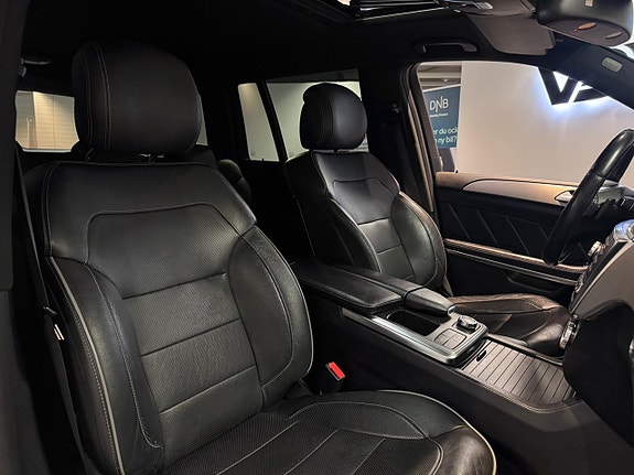 Mercedes-Benz GL350 21 of 23