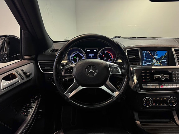 Mercedes-Benz GL350 11 of 23