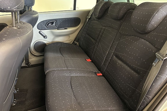 Renault Clio 14 of 19