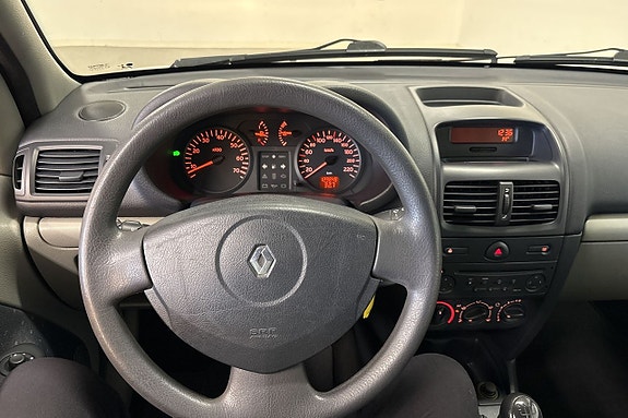 Renault Clio 13 of 19