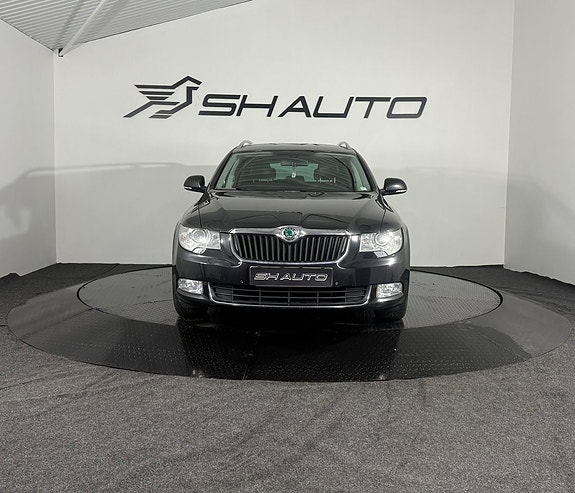 Skoda Superb 2 of 5