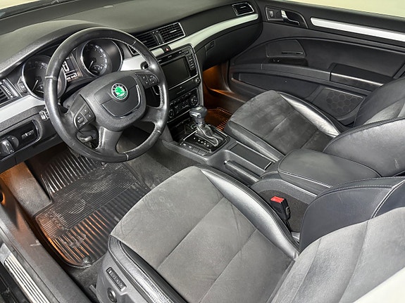 Skoda Superb 9 of 17