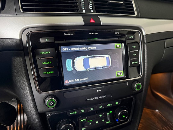 Skoda Superb 14 of 17